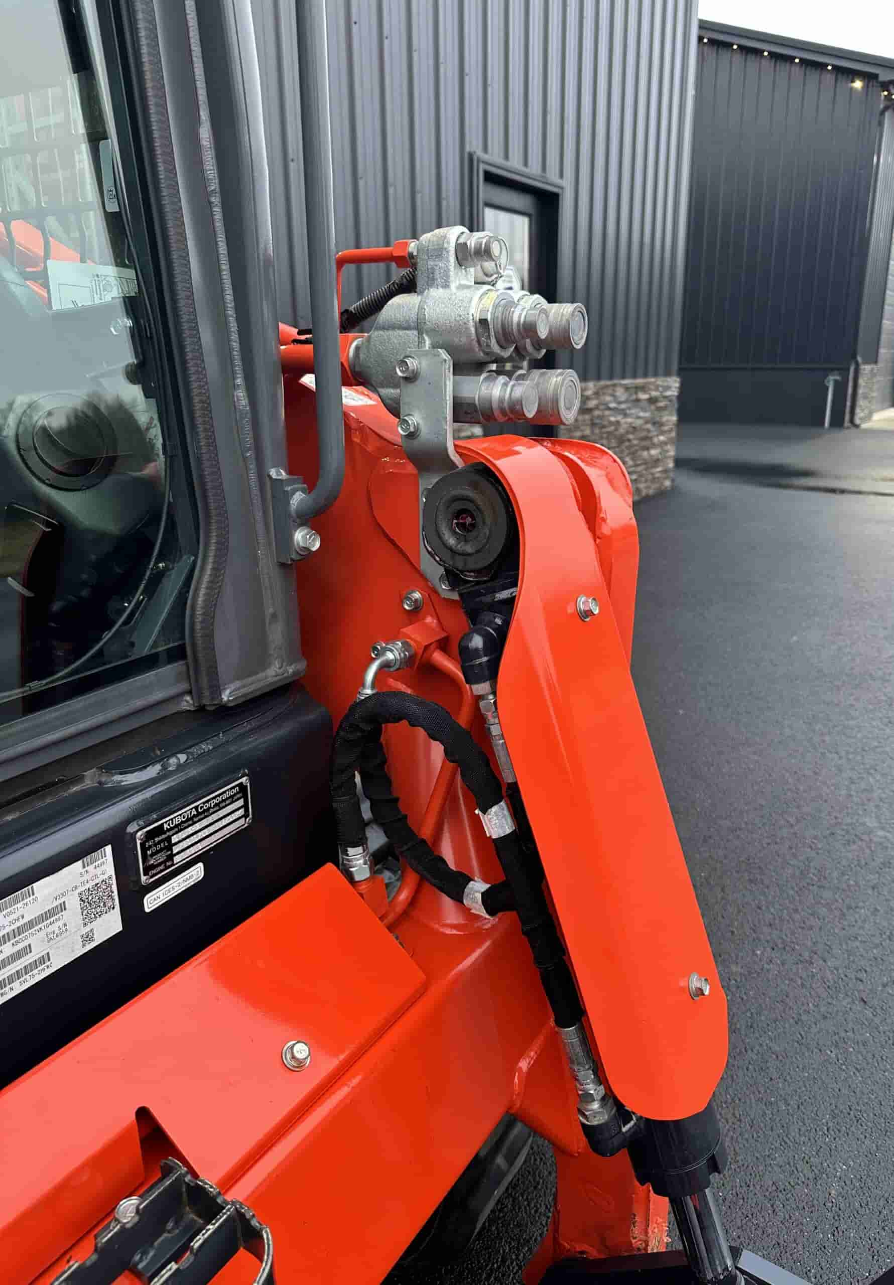 2020 KUBOTA SVL75-2 LIKE NEW
